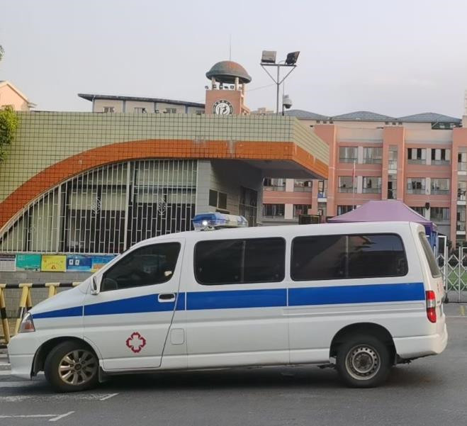 壶关救护车出租护送骨折病人一公里多少钱